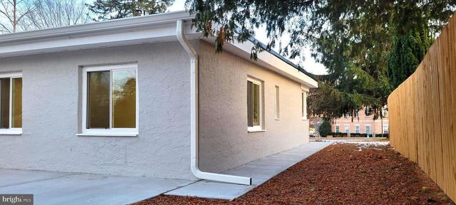 602 PAXON HOLLOW RD, Broomall, PA 19008