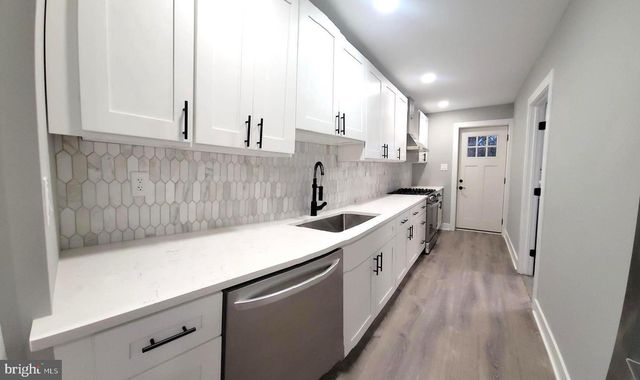 602 PAXON HOLLOW RD, Broomall, PA 19008