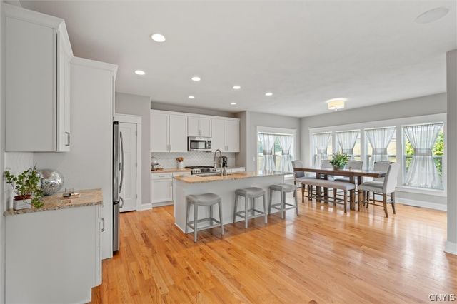 104 Arch Stone Way, Camillus, NY 13031