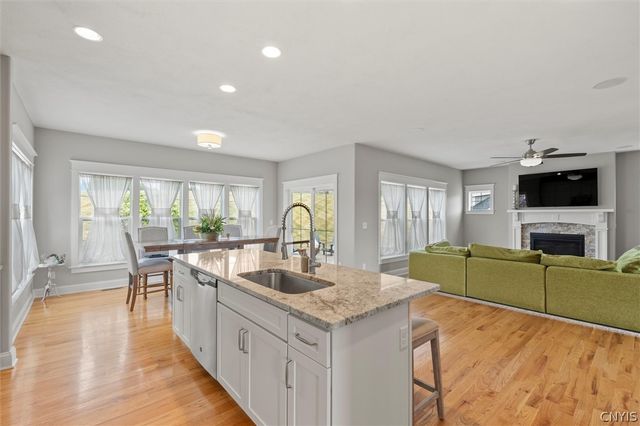 104 Arch Stone Way, Camillus, NY 13031