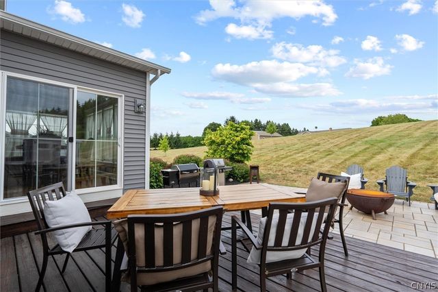 104 Arch Stone Way, Camillus, NY 13031