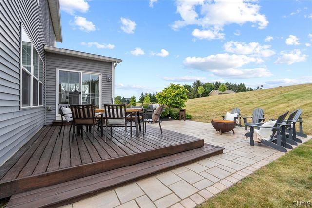 104 Arch Stone Way, Camillus, NY 13031