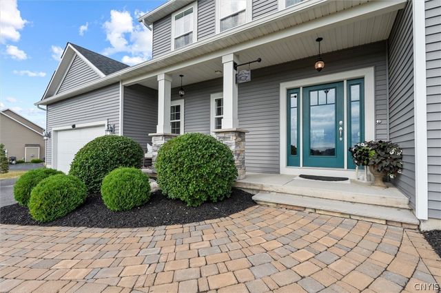 104 Arch Stone Way, Camillus, NY 13031