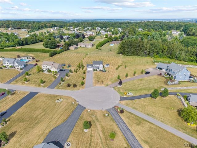 104 Arch Stone Way, Camillus, NY 13031