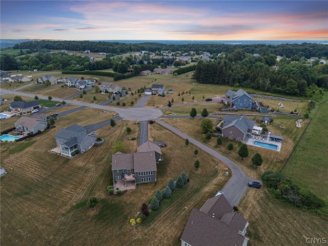 104 Arch Stone Way, Camillus, NY 13031