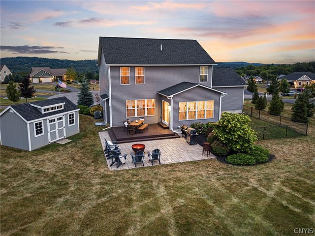 104 Arch Stone Way, Camillus, NY 13031