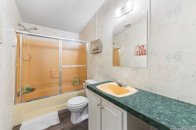 690 Cherry Ridge, Floresville, TX 78114