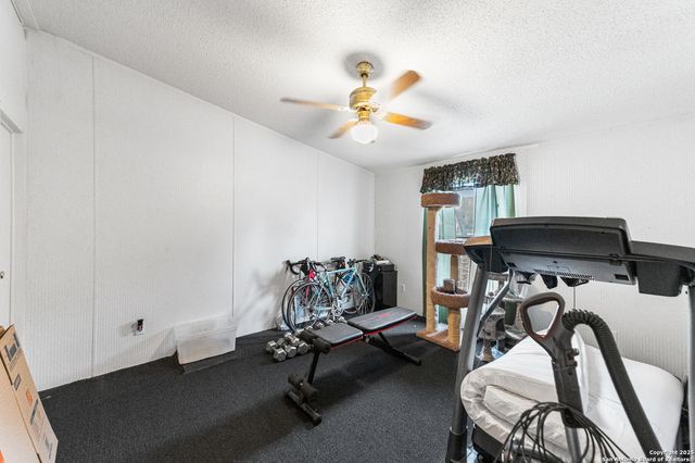 690 Cherry Ridge, Floresville, TX 78114