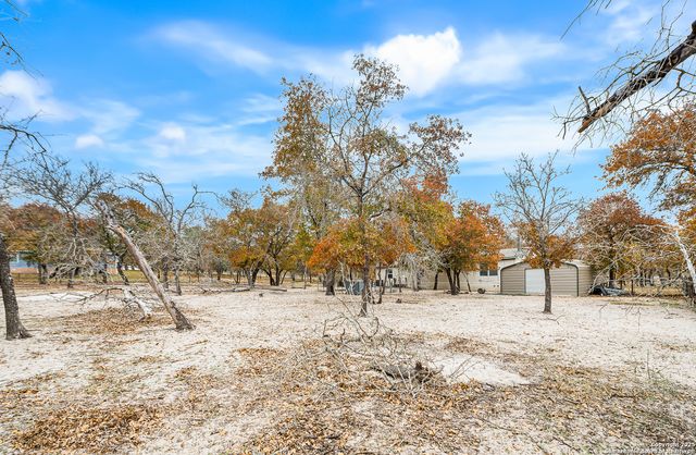 690 Cherry Ridge, Floresville, TX 78114