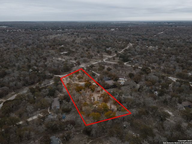 690 Cherry Ridge, Floresville, TX 78114