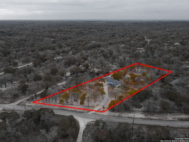 690 Cherry Ridge, Floresville, TX 78114