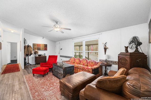 690 Cherry Ridge, Floresville, TX 78114