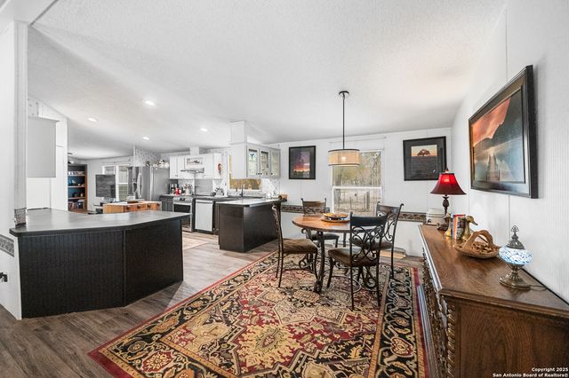 690 Cherry Ridge, Floresville, TX 78114