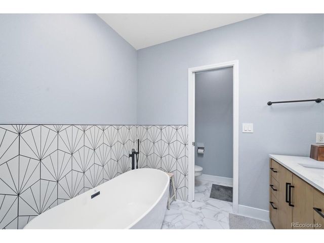 2580 17th St 210, Denver, CO 80211
