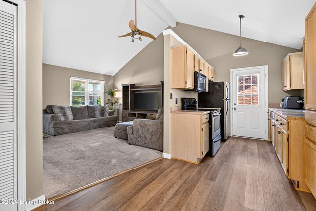10824 Dorton Dr, Louisville, KY 40272
