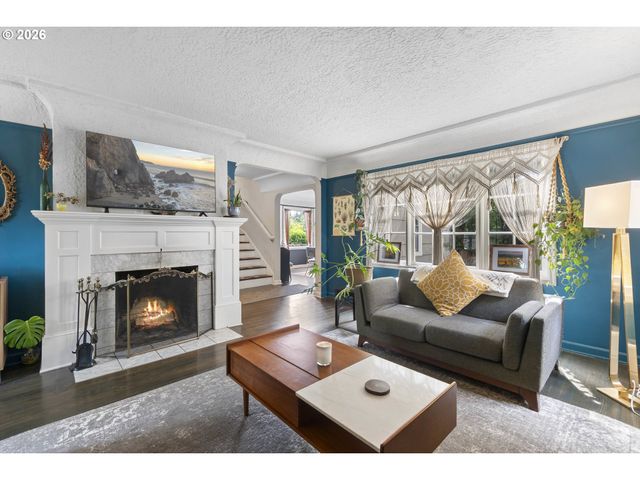 8435 Sw 11TH Ave, Portland, OR 97219