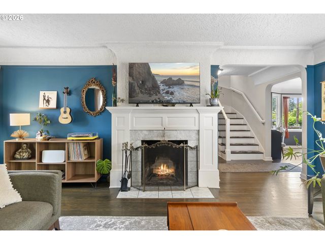 8435 Sw 11TH Ave, Portland, OR 97219