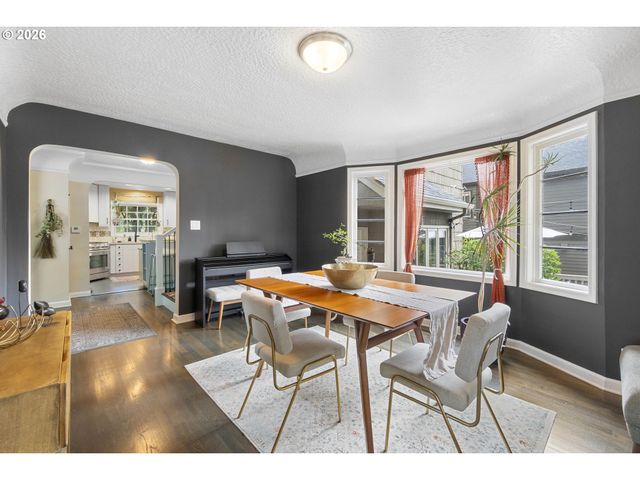 8435 Sw 11TH Ave, Portland, OR 97219