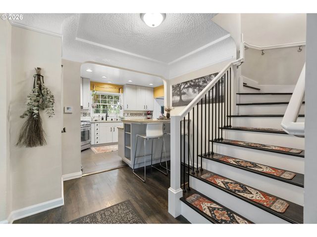 8435 Sw 11TH Ave, Portland, OR 97219