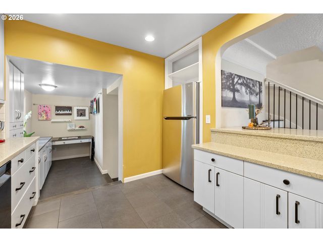 8435 Sw 11TH Ave, Portland, OR 97219