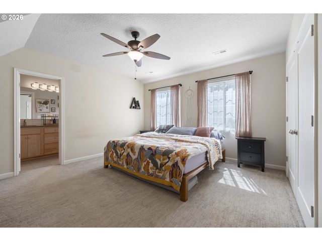 8435 Sw 11TH Ave, Portland, OR 97219