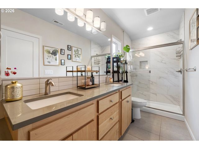 8435 Sw 11TH Ave, Portland, OR 97219
