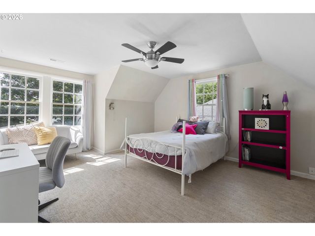 8435 Sw 11TH Ave, Portland, OR 97219