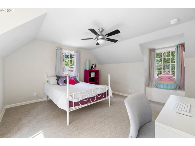 8435 Sw 11TH Ave, Portland, OR 97219