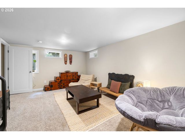 8435 Sw 11TH Ave, Portland, OR 97219