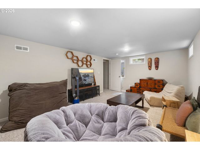 8435 Sw 11TH Ave, Portland, OR 97219