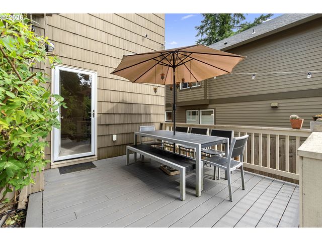 8435 Sw 11TH Ave, Portland, OR 97219