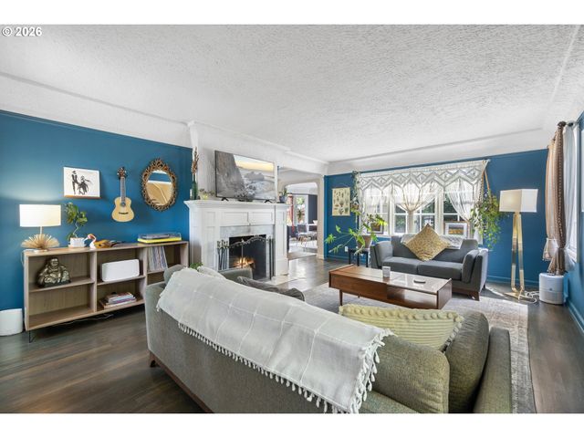 8435 Sw 11TH Ave, Portland, OR 97219