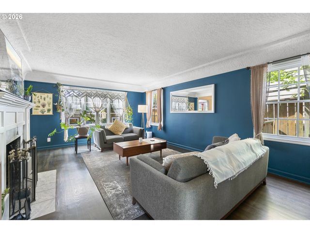 8435 Sw 11TH Ave, Portland, OR 97219