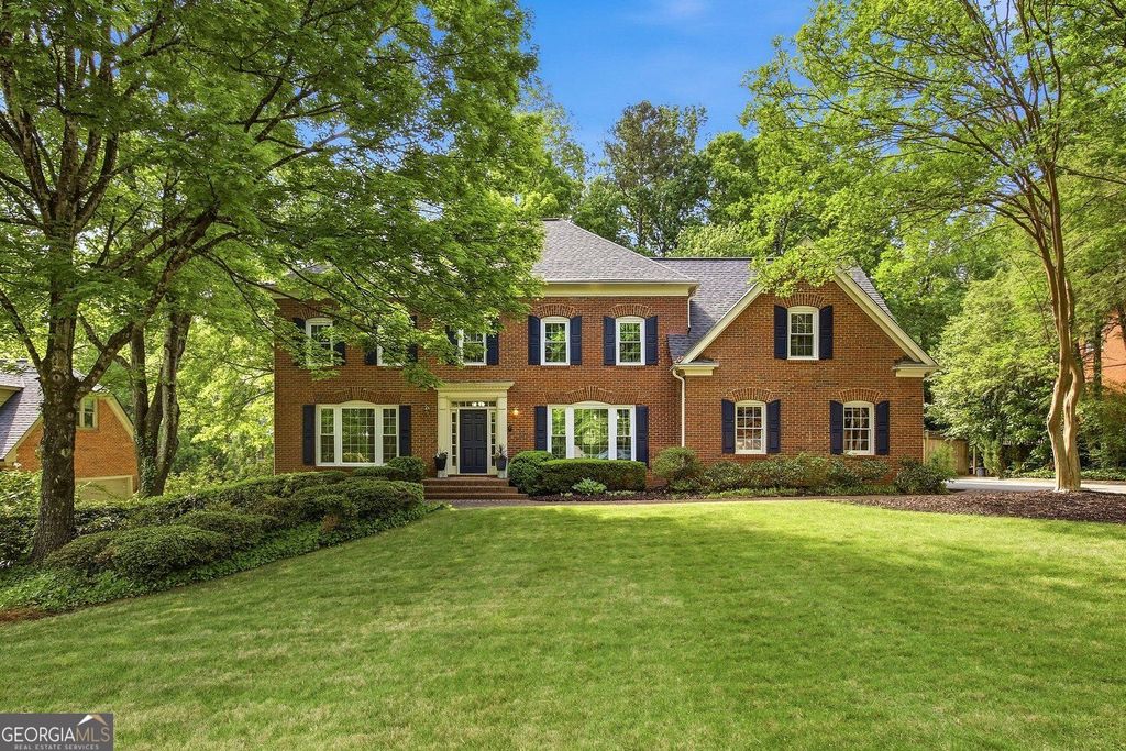 7525 S Spalding Lake Drive, Sandy Springs, GA 30350 — exterior