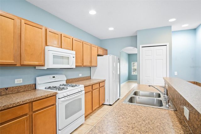 118 MIRO DRIVE, Davenport, FL 33837