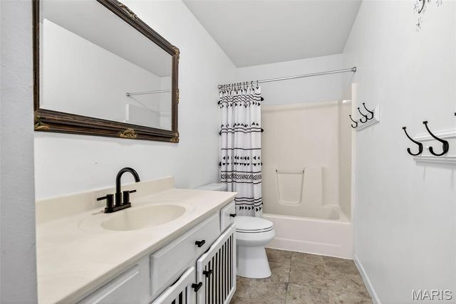 2161 Young Road, Pacific, MO 63069