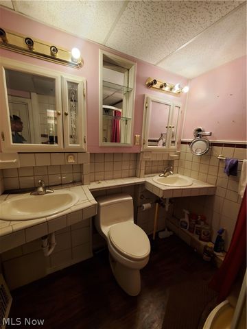 1439 Clermont, Cleveland, OH 44110