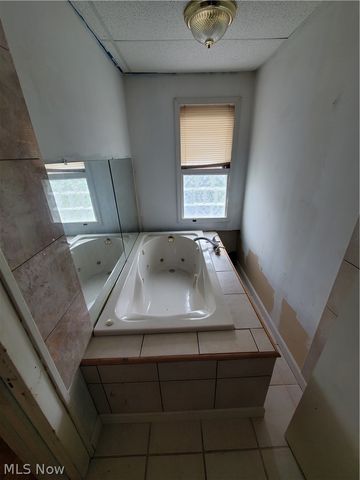 1439 Clermont, Cleveland, OH 44110
