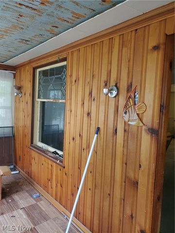 1439 Clermont, Cleveland, OH 44110