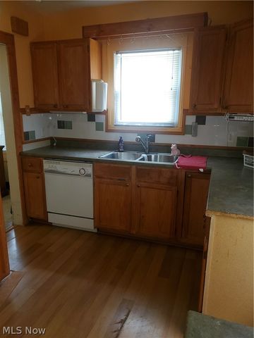1439 Clermont, Cleveland, OH 44110
