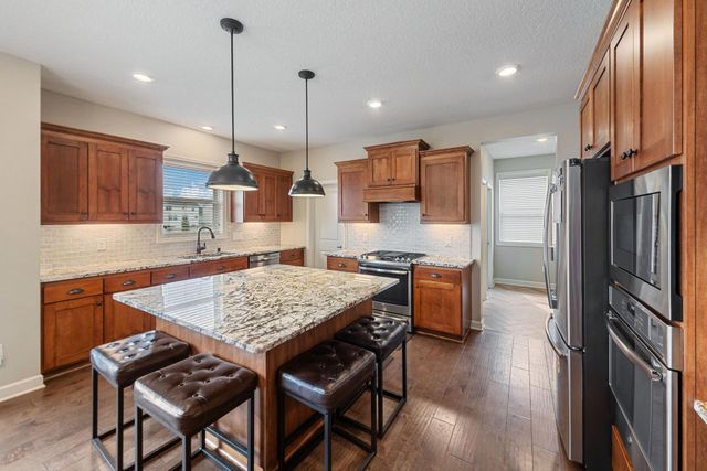 9830 Glacial Valley Alcove, Woodbury, MN 55129