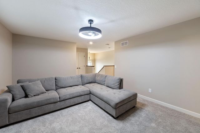 9830 Glacial Valley Alcove, Woodbury, MN 55129