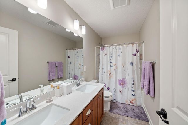 9830 Glacial Valley Alcove, Woodbury, MN 55129