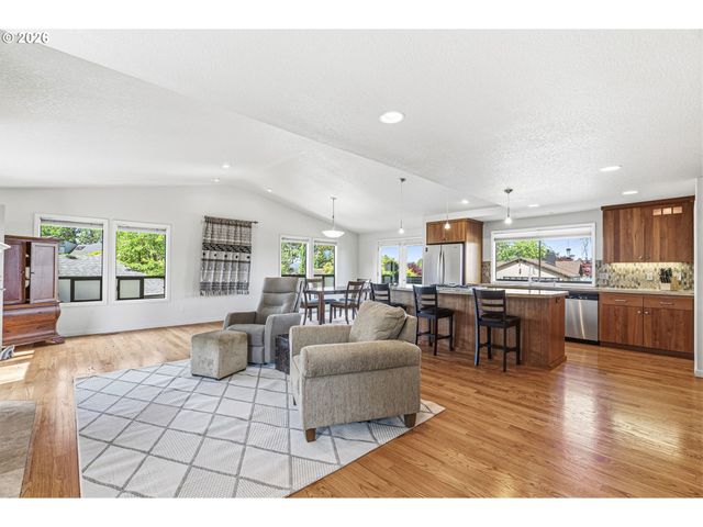 6705 Nw DOGWOOD Dr, Vancouver, WA 98663