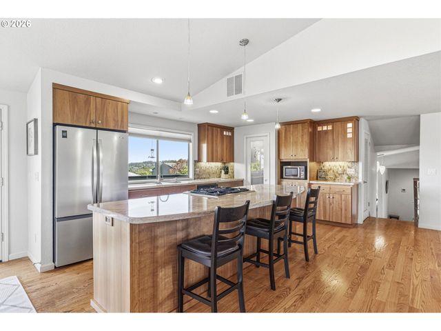 6705 Nw DOGWOOD Dr, Vancouver, WA 98663