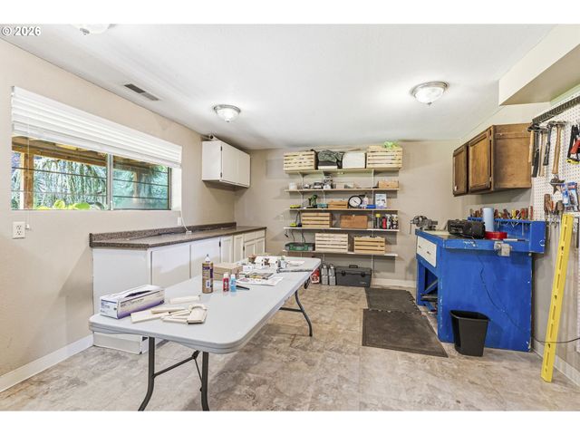 6705 Nw DOGWOOD Dr, Vancouver, WA 98663