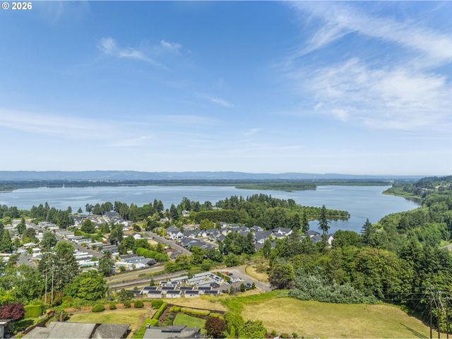 6705 Nw DOGWOOD Dr, Vancouver, WA 98663