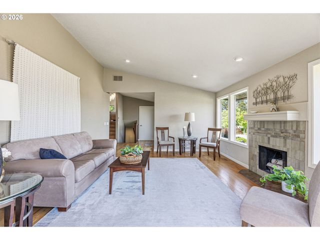 6705 Nw DOGWOOD Dr, Vancouver, WA 98663
