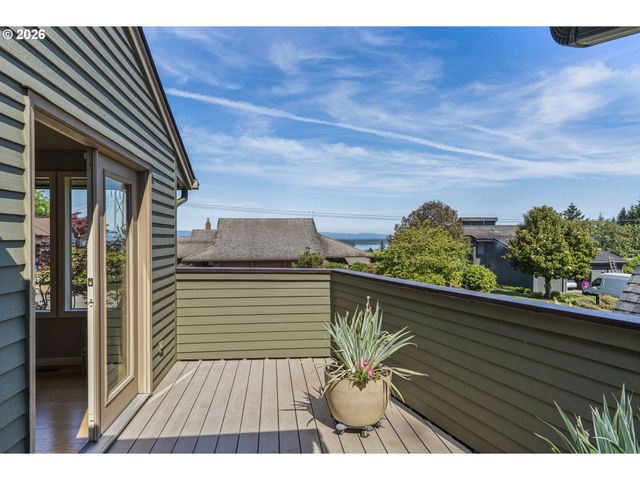6705 Nw DOGWOOD Dr, Vancouver, WA 98663