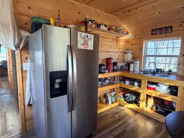 8780 Lawrence 2010, Miller, MO 65707